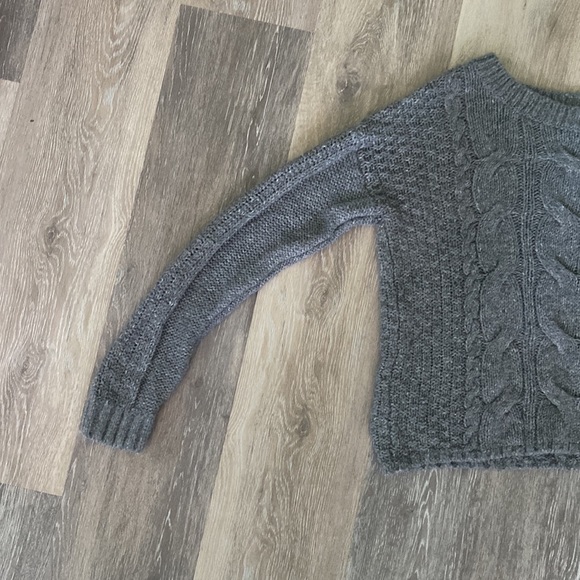 Hollister Gray Sweater - Picture 2 of 5
